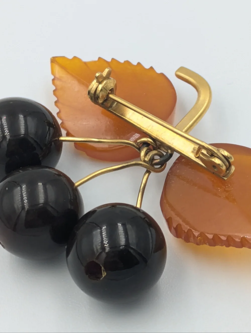Vintage Baltic Amber Cherry Brooch - Gold Plated Brass Frame, USSR 1980s - Picture 3 of 9